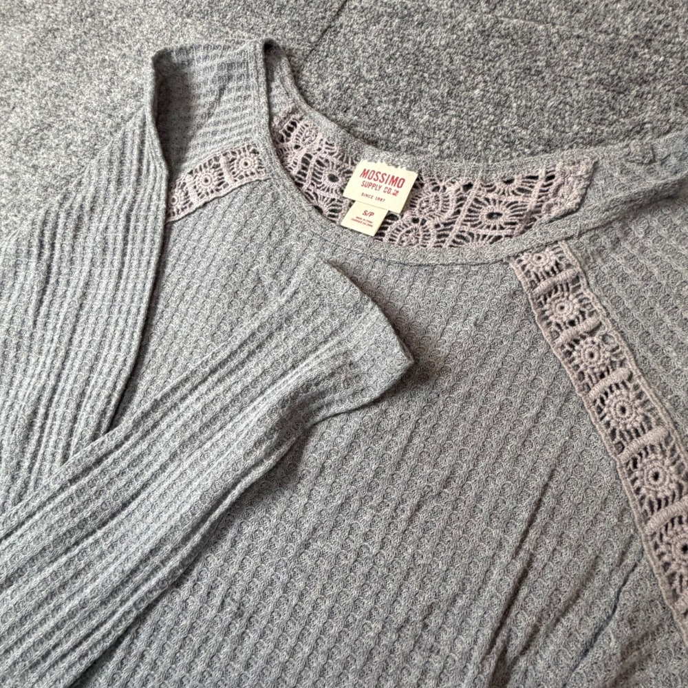 Mossimo Supply Co Womens Size S Small Gray Waffle Knit Crochet Lace Thermal Top